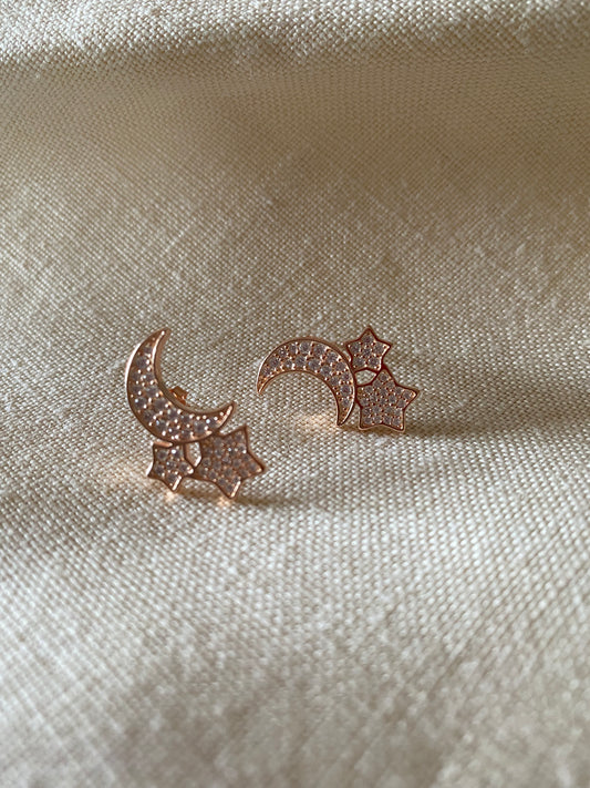 Orecchini in argento 925 placcato oro rosa e zirconi a forma di mezza luna e due stelle ciascuno